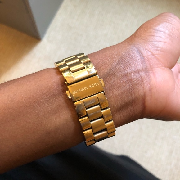 Gold Michael Kors watch - Picture 2 of 3